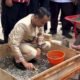 Wali Kota Palangka Raya, Fairid Naparin, saat melakukan peletakan batu pertama pembangunan SDN Kalibata, Jumat (23/5/2025)