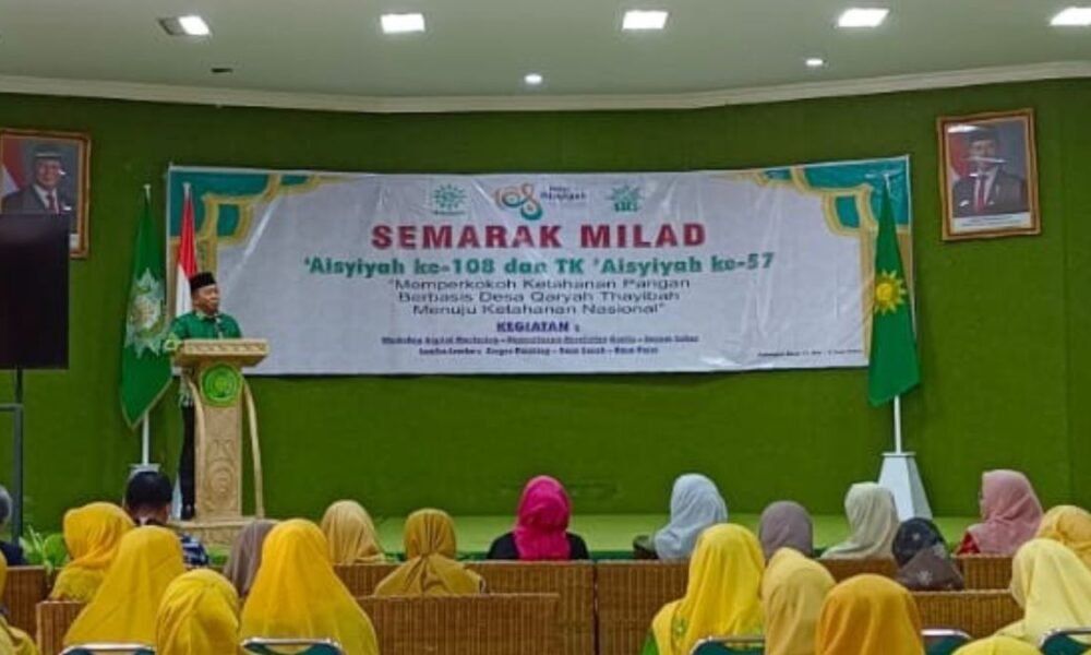 Ketua PDM Palangka Raya, Muhamad Hanafiah Novie menyampaikan sambutan pada Semarak Milad ke-108 Aisyiyah Palangka Raya